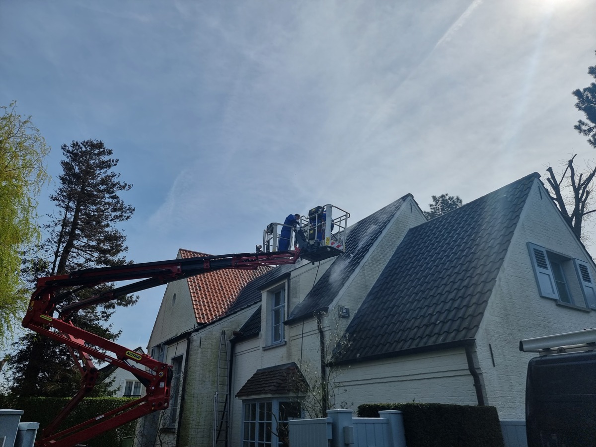 Comfort Cleaning stond in voor de reiniging van deze villa met nieuwe Boomse dakpan - Realisaties