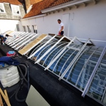 Schoonmaak lichtstraten op daken 14