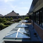 Schoonmaak lichtstraten op daken 3