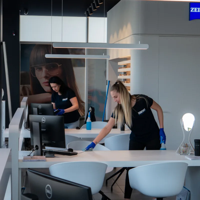 Wekelijkse schoonmaak Optiek Jo Zeiss Vision Center in Zulte