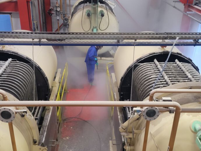Industriele reiniging olieraffinaderij 6